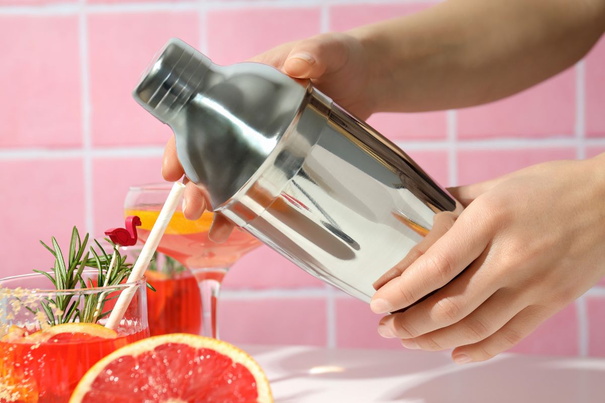 Cocktail shaker