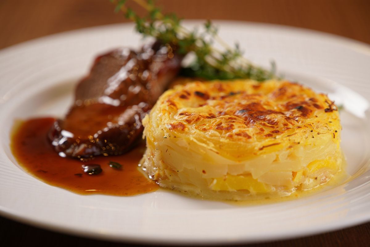 Gratins Dauphinois et viande rôtie