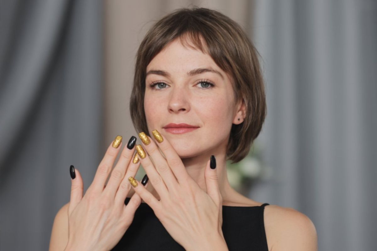 Ongles tendances noir et doré